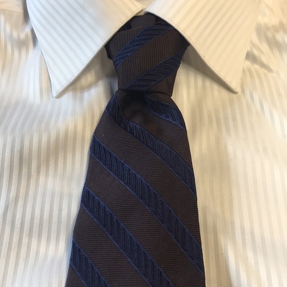 Beautiful Faconnable dark brown with dark blue diagonal stripes, 100% silk tie. - Picture 8 of 9